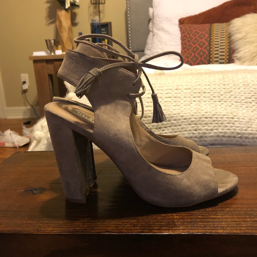 Steve Madden suede heels